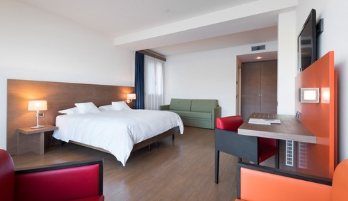 Suite junior, 1 cama doble, terraza, vistas al lago (Deluxe)