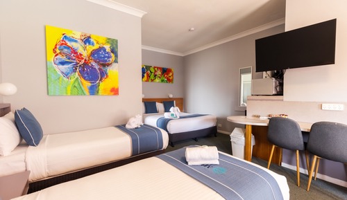 Habitación estándar, varias camas, acceso a la piscina