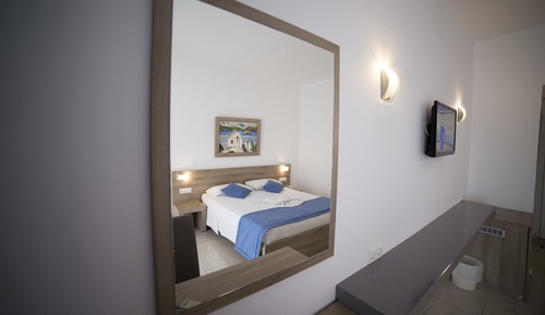 Habitación superior con 1 cama doble o 2 individuales