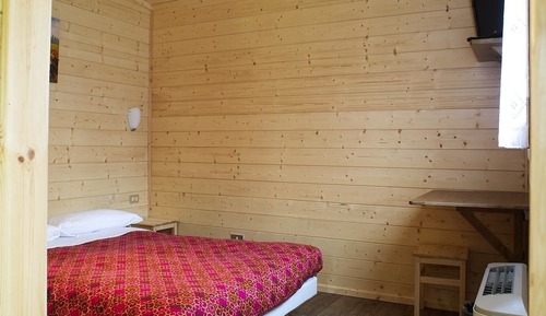 Habitación con cama doble o con camas separadas, sin desayuno Bungalow