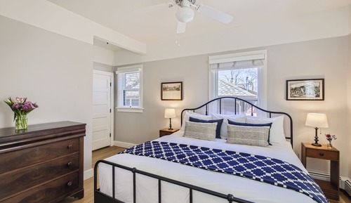Apartment 1-Bdrm, King Bed with Kitchenette