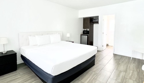 Estudio, 1 cama de matrimonio grande