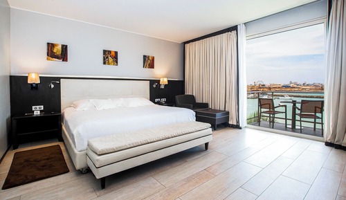 Prestige Room