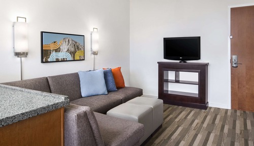 Suite, 1 cama de matrimonio grande con sofá cama
