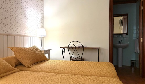 Habitación con 2 camas individuales