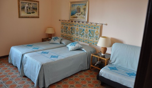Habitación estándar con 1 cama doble o 2 individuales