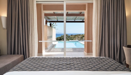 Suite with Private Pool Sea View