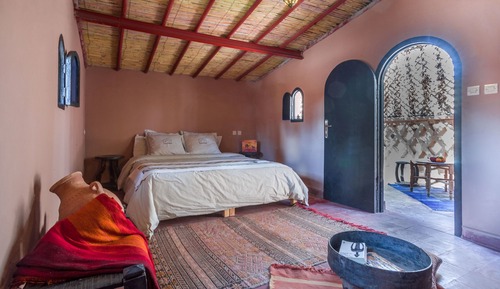Cabaña básica, 1 cama doble o 2 individuales, no fumadores, acceso a la piscina