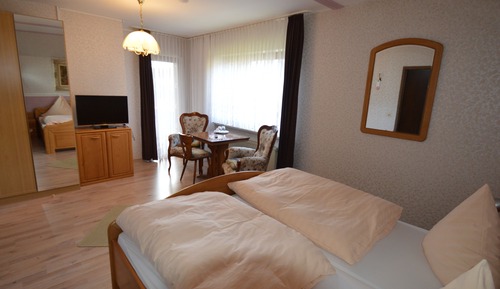 Habitación Deluxe doble, baño privado, vistas al jardín (mit Balkon)