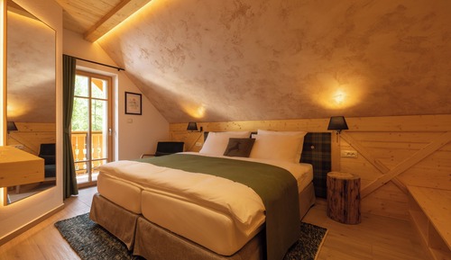 Suite romántica, 1 cama de matrimonio grande, vistas a la colina, junto al lago