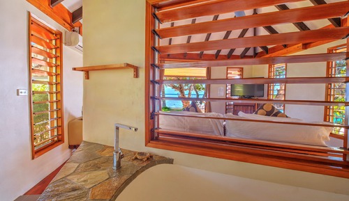 Villa (Beachfront Honeymooner)