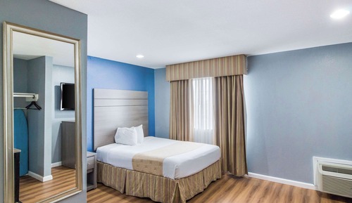 Suite, 1 cama de matrimonio, accesible para personas con discapacidad, no fumadores (Efficiency)