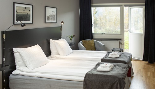 Habitación básica con 2 camas individuales, 2 camas individuales