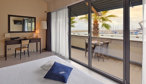 Habitación Deluxe con 1 cama doble o 2 individuales, vistas al mar