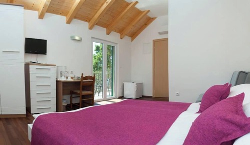 Habitación clásica, 1 cama de matrimonio, vistas a la piscina, en edificio anexo