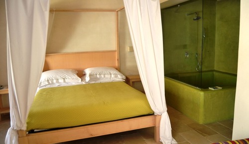 Habitación superior con 1 cama doble o 2 individuales