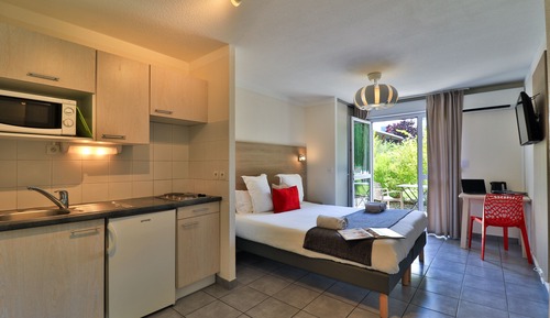 Estudio Confort, 1 cama de matrimonio, vistas al jardín