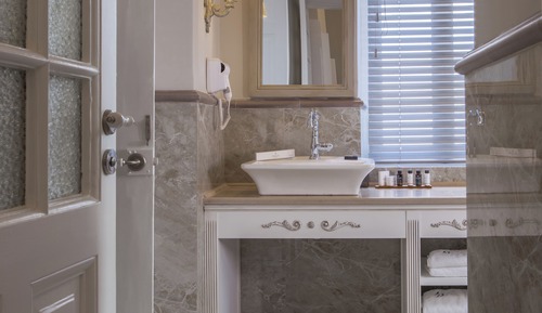 Family 2 Room Suite