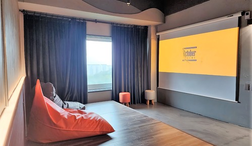 [Cinema PKG] Signature Suite - 120" Screen + 2 Glass of Highball + Popcorn
