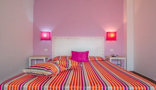 Habitación estándar con 1 cama doble o 2 individuales