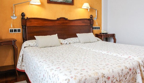 Habitación con 1 cama doble o 2 individuales, vistas al mar