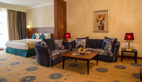 Suite ejecutiva, 1 cama de matrimonio grande, no fumadores, vistas a la ciudad (Junior)