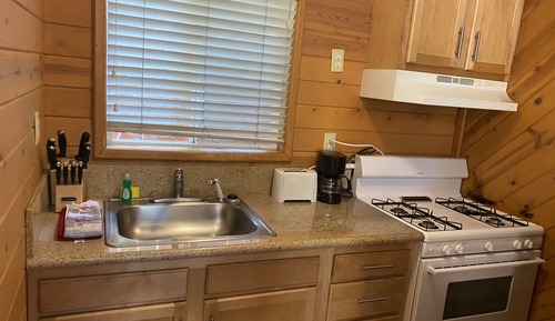 Casa adosada tradicional, 2 habitaciones, baño privado, vistas a la montaña (002 2BR 3K)