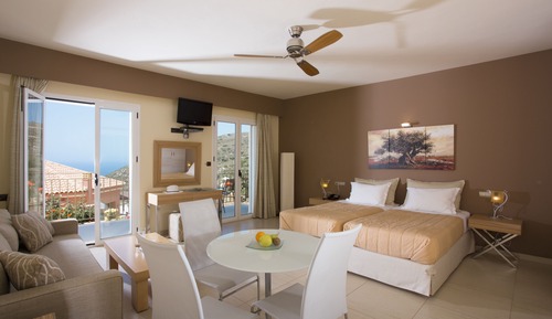 Suite junior, vistas a la piscina