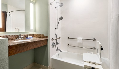 Suite, 2 camas de matrimonio (Communications, Accessible Tub)