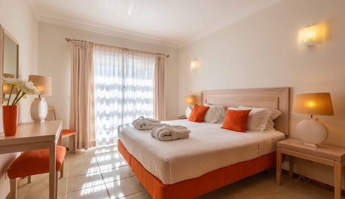 Apartamento familiar, 2 habitaciones, vistas al jardín