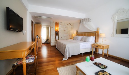 Habitación superior, balcón (Land View)