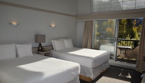 Mountain View Creekside - Two Queen (No Pets, No AC)