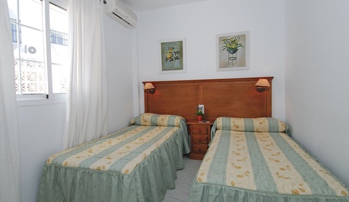 Villa, 4 habitaciones, vistas parciales al mar, en edificio anexo (600m away from apartments)
