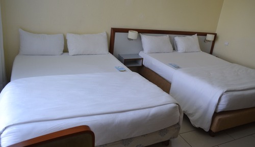Habitación estándar con 1 cama doble o 2 individuales