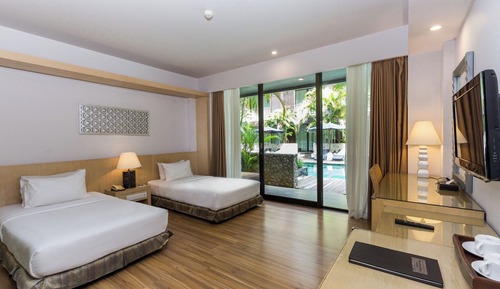 Habitación Deluxe con 1 cama doble o 2 individuales, acceso a la piscina