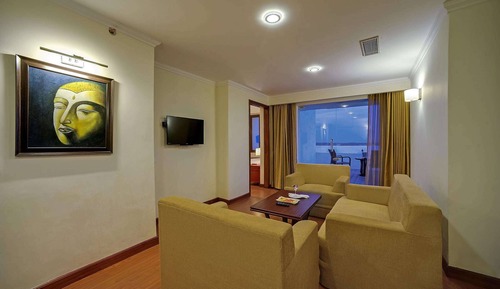 Suite, 1 cama de matrimonio grande, vistas a la piscina