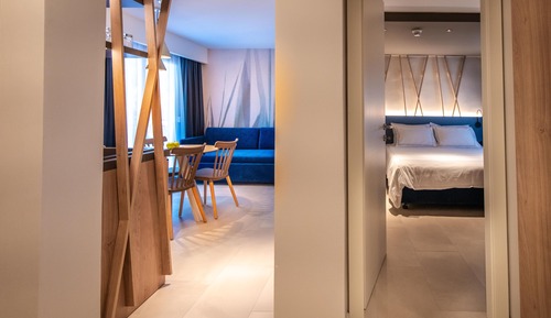 One bedroom apartment, balcony, sea view