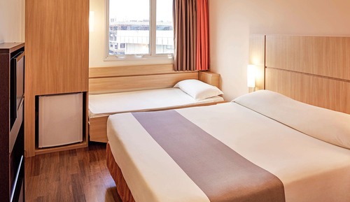 Standard Double Room and Extra Bed for Children