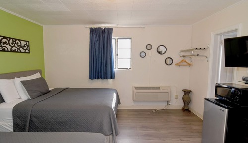 Habitación cuádruple estándar, baño privado (Double Queen)