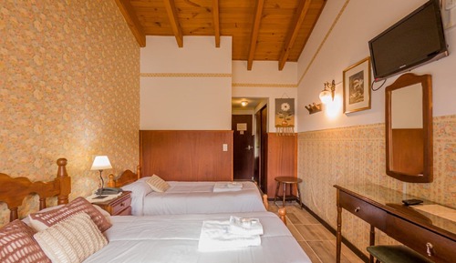 Habitación cuádruple, vistas al lago