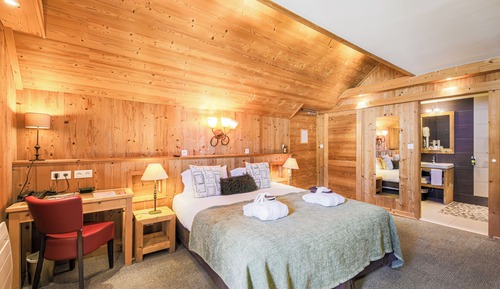 Habitación superior con 1 cama doble o 2 individuales, accesible para personas con discapacidad