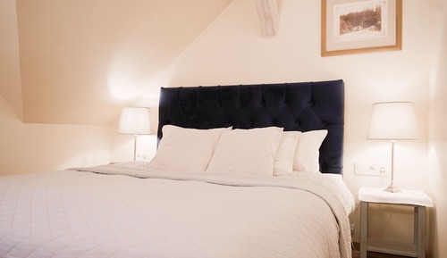 Habitación romántica doble, 1 cama de matrimonio, no fumadores, vistas al jardín (Maria)