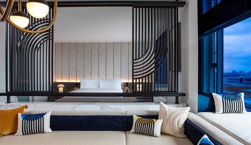 Luxe Level W Suite