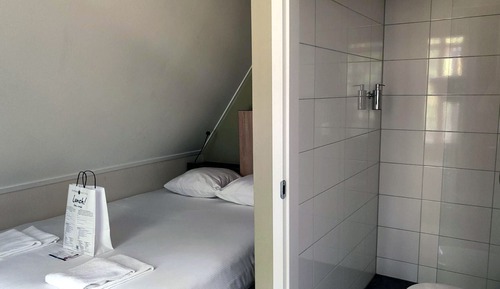 Habitación doble (Small, with Shower)