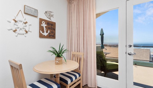 Estudio, vistas al mar