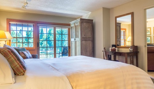 Suite, varias camas, chimenea, vistas al río (River Facing, Whirlpool)