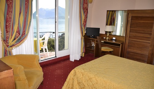 Habitación doble, vistas al lago (Front)