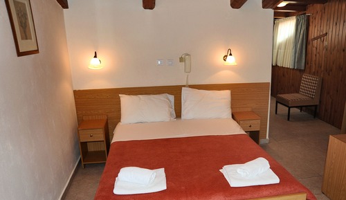 Habitación estándar con 1 cama doble o 2 individuales