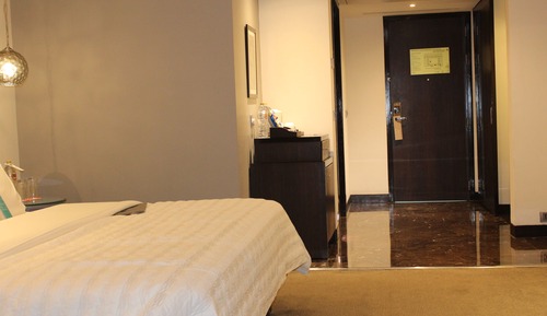 Habitación Deluxe, 1 cama de matrimonio grande, no fumadores, vistas a la ciudad