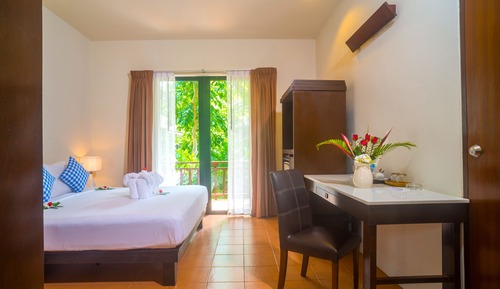 Habitación estándar con 1 cama doble o 2 individuales